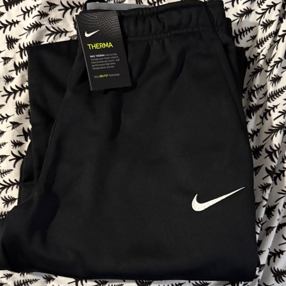 Nike Men's Black Sweatpants with White Swoosh - Picture 4 of 4